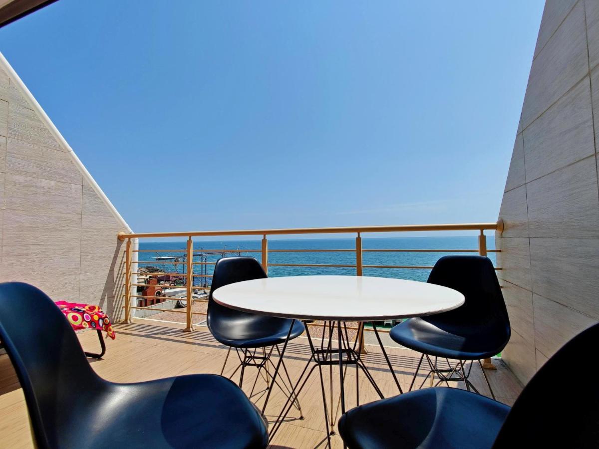 Vip Apartments Sovinion Odessa Extérieur photo
